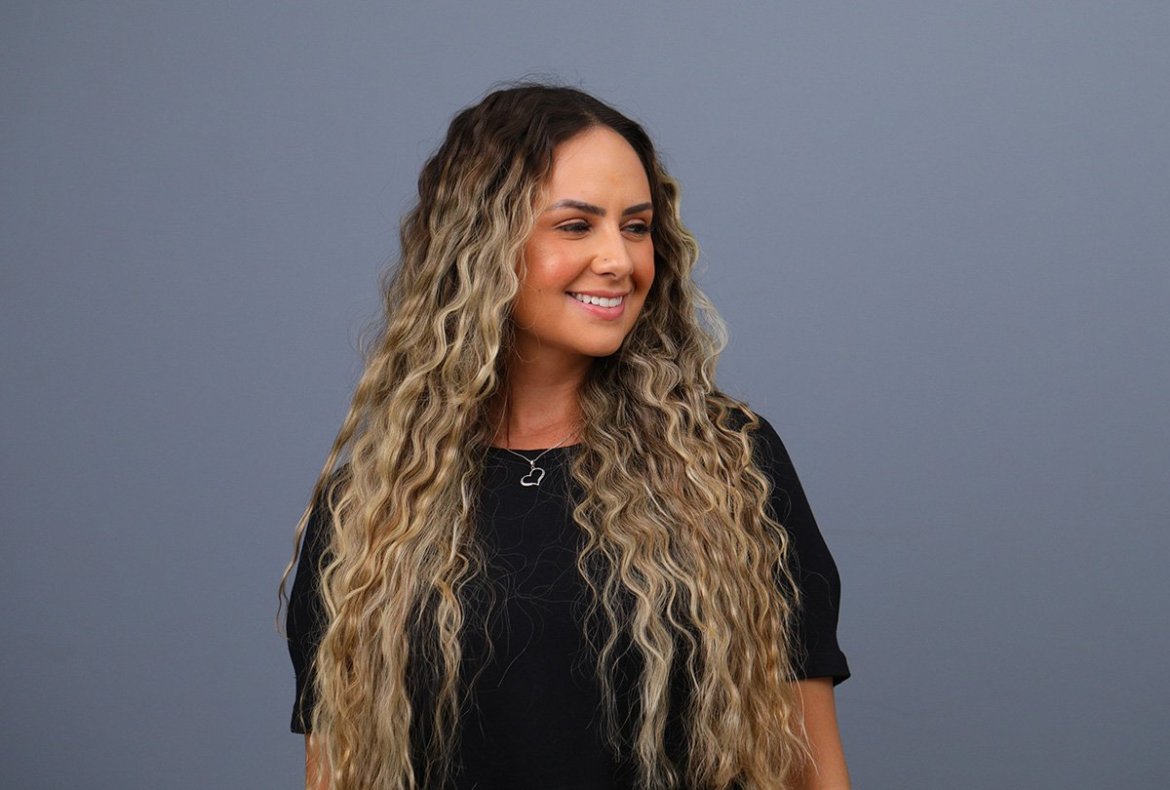 mulher com cabelo triondas